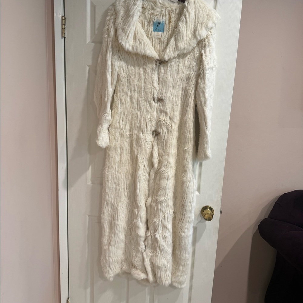 Marciano Cream Faux Fur Coat with Gold Chain Tag jeweled hook an eye